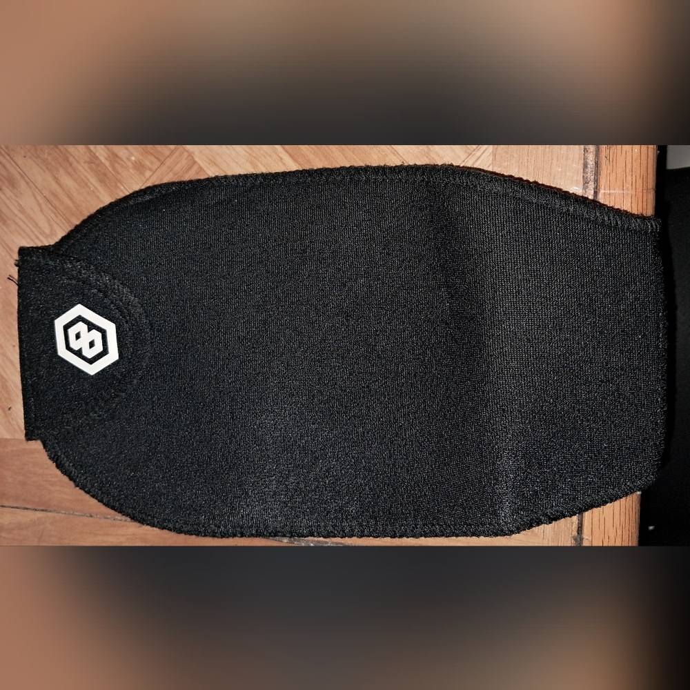 KNEE BRACE with inside pouch
